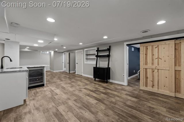 502 W Sunnybrook Drive, Royal Oak, MI 48073