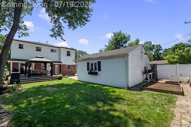 502 W Sunnybrook Drive, Royal Oak, MI 48073