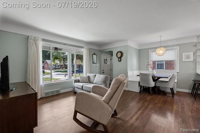 502 W Sunnybrook Drive, Royal Oak, MI 48073