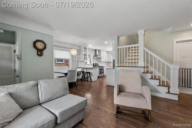 502 W Sunnybrook Drive, Royal Oak, MI 48073