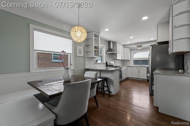 502 W Sunnybrook Drive, Royal Oak, MI 48073