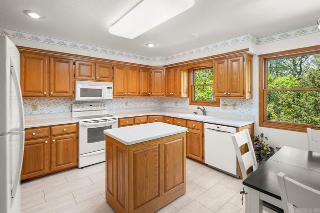 13 Zaragoza Lane, Hot Springs Village, AR 71909