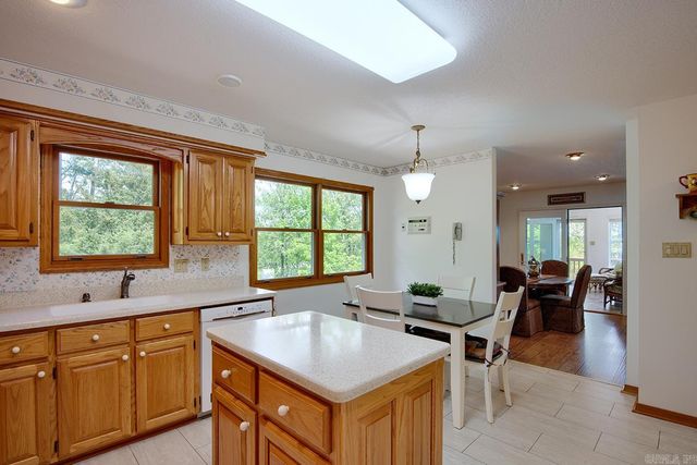 13 Zaragoza Lane, Hot Springs Village, AR 71909