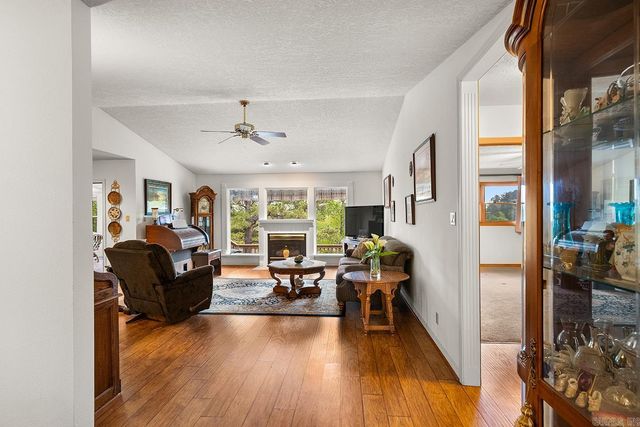 13 Zaragoza Lane, Hot Springs Village, AR 71909