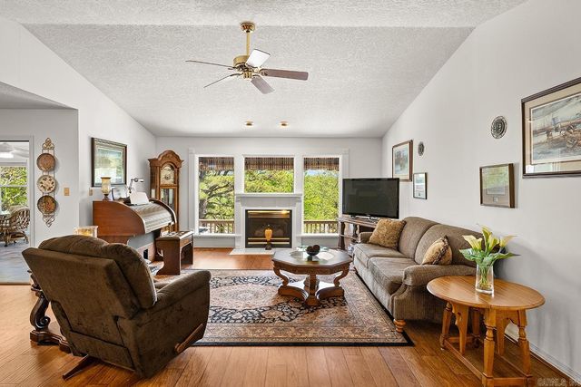 13 Zaragoza Lane, Hot Springs Village, AR 71909