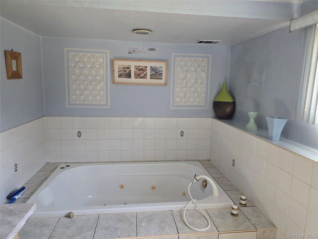 43 Newtown Avenue, Selden, NY 11784