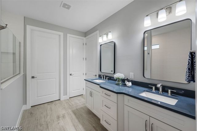 9583 Curlew DR, Naples, FL 34120