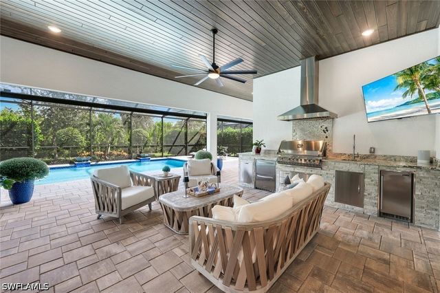 9583 Curlew DR, Naples, FL 34120