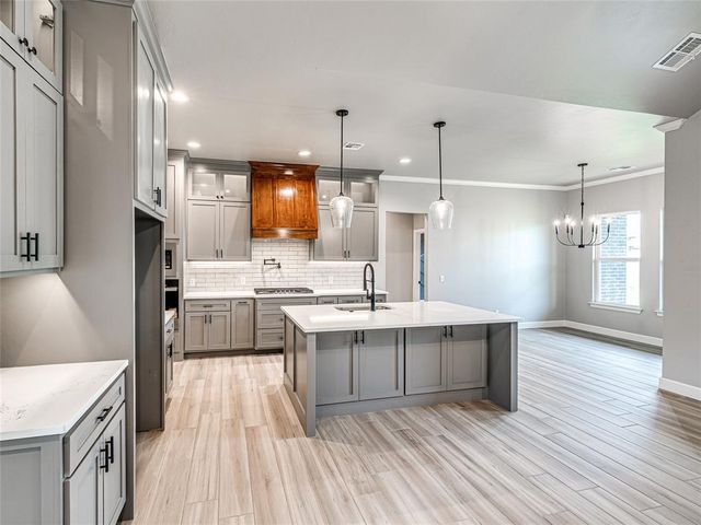 401 Braxton Way, Yukon, OK 73099