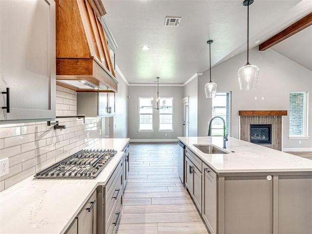 401 Braxton Way, Yukon, OK 73099