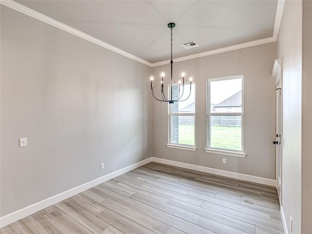 401 Braxton Way, Yukon, OK 73099