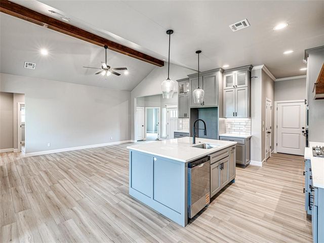 401 Braxton Way, Yukon, OK 73099