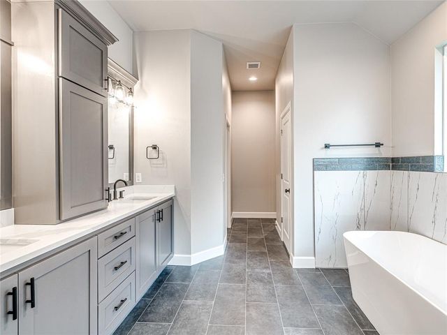 401 Braxton Way, Yukon, OK 73099