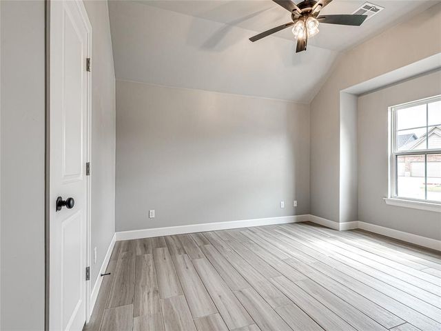 401 Braxton Way, Yukon, OK 73099