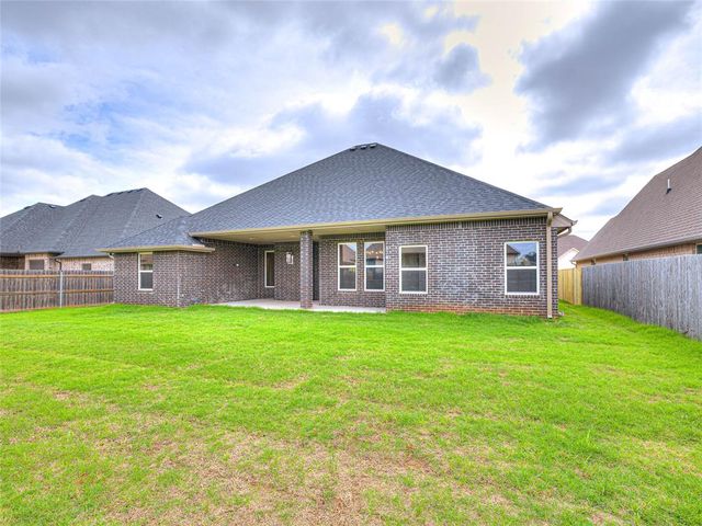 401 Braxton Way, Yukon, OK 73099