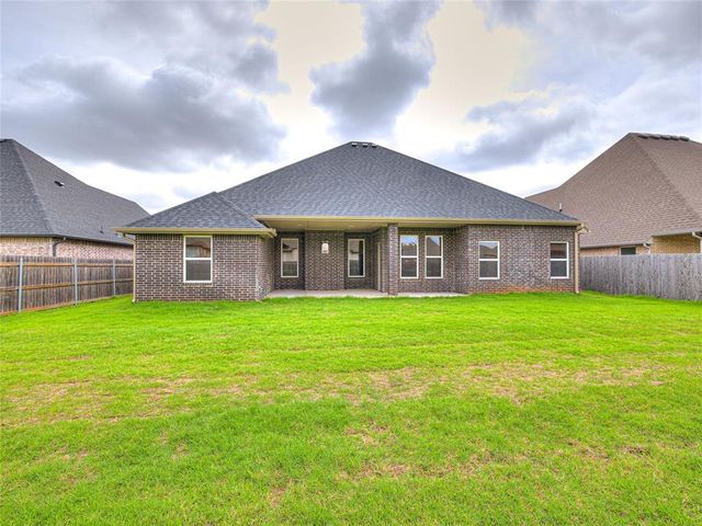 401 Braxton Way, Yukon, OK 73099