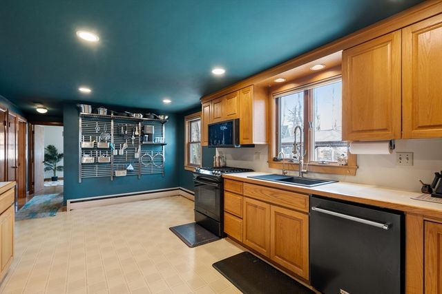 14 Wood Dr, Norwood, MA 02062