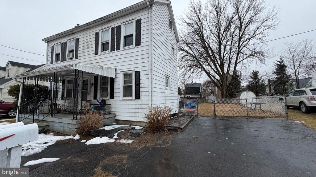 31 BISMARK AVE, Hamilton, NJ 08610