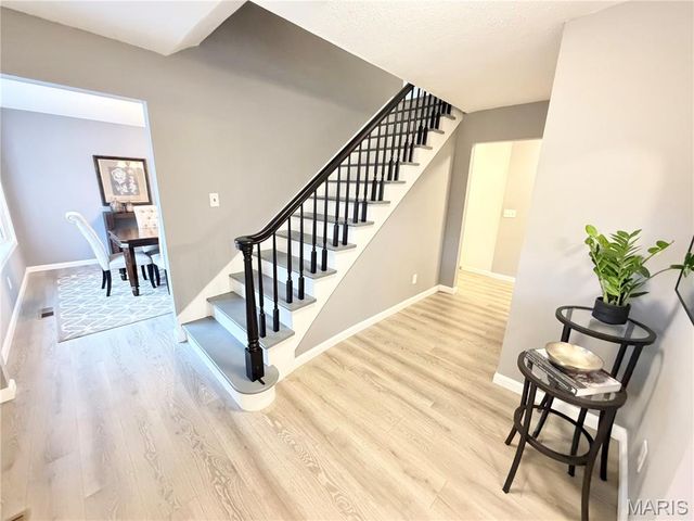 1956 Lakehurst Drive, St Louis, MO 63146