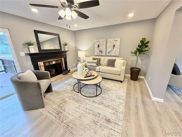 1956 Lakehurst Drive, St Louis, MO 63146