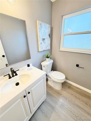 1956 Lakehurst Drive, St Louis, MO 63146