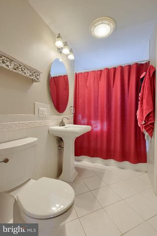 1411 VESTA DR, Harrisburg, PA 17112