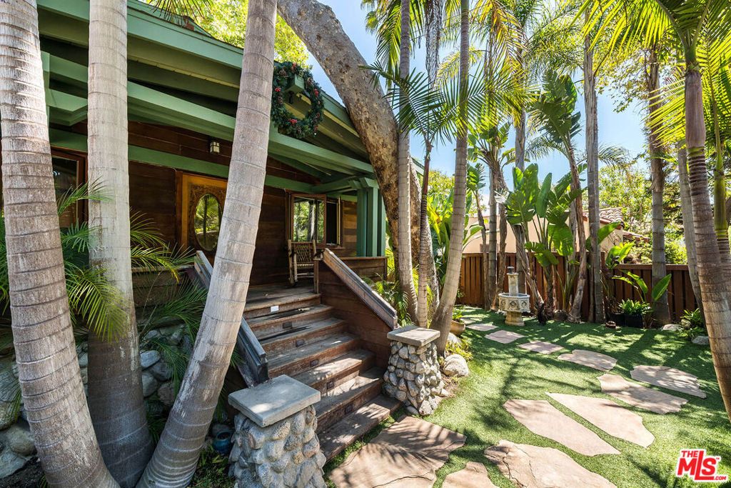 454 N East Rustic Road, Santa Monica, CA 90402 — exterior