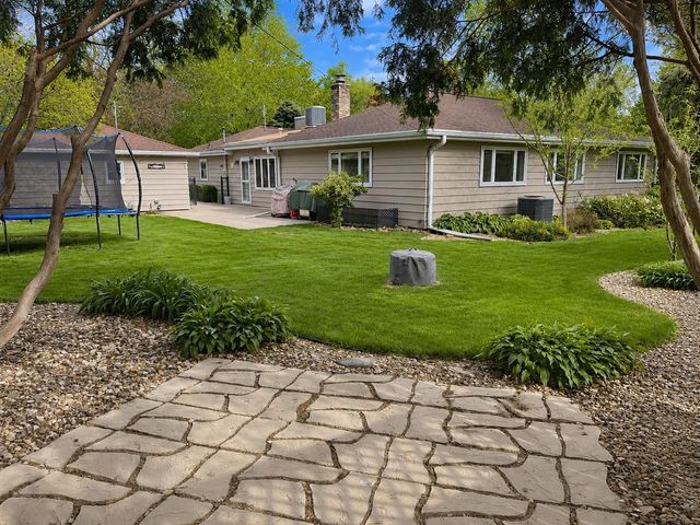1310 Lilac Lane, Cedar Falls, IA 50613