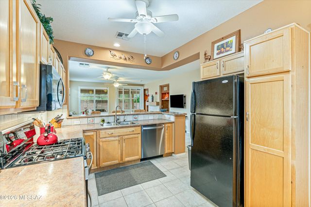 9231 N Crimson Stone Place, Tucson, AZ 85743