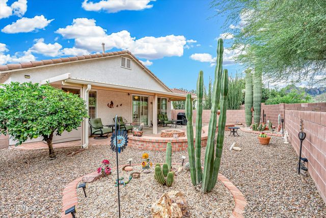 9231 N Crimson Stone Place, Tucson, AZ 85743