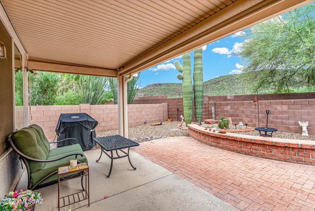 9231 N Crimson Stone Place, Tucson, AZ 85743