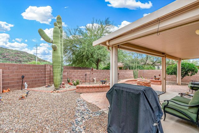 9231 N Crimson Stone Place, Tucson, AZ 85743