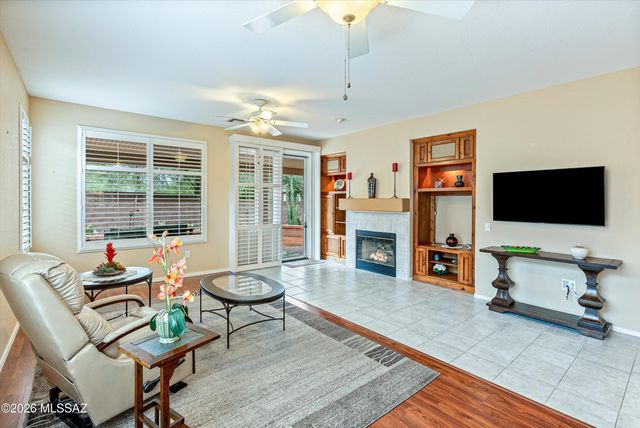 9231 N Crimson Stone Place, Tucson, AZ 85743