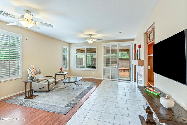 9231 N Crimson Stone Place, Tucson, AZ 85743