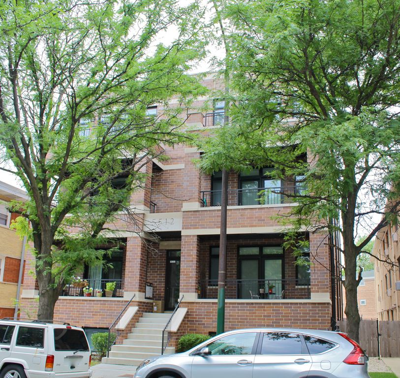 5512 W Higgins Avenue 1E, Chicago, IL 60630