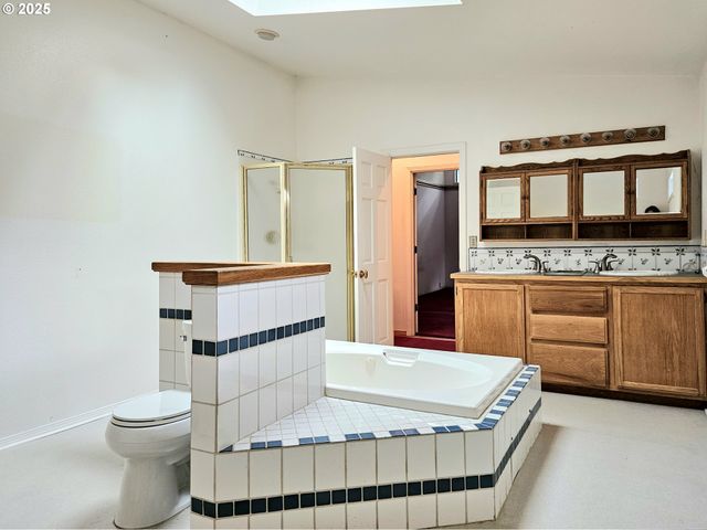 614 HASSETT St, Brookings, OR 97415