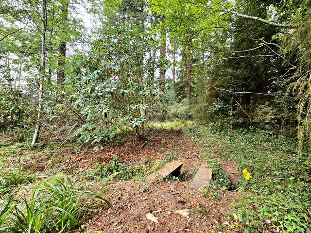 614 HASSETT St, Brookings, OR 97415