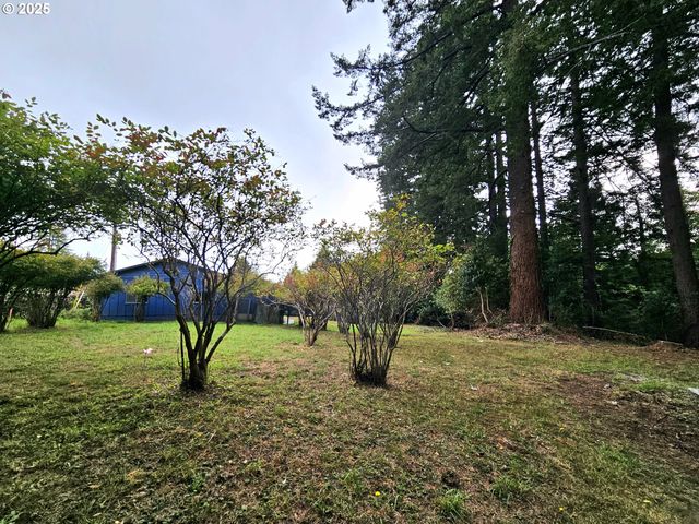 614 HASSETT St, Brookings, OR 97415