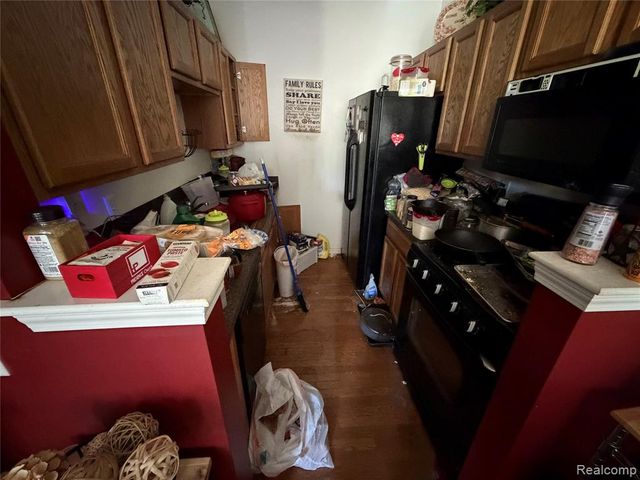 39186 Brookfield Drive, Westland, MI 48185