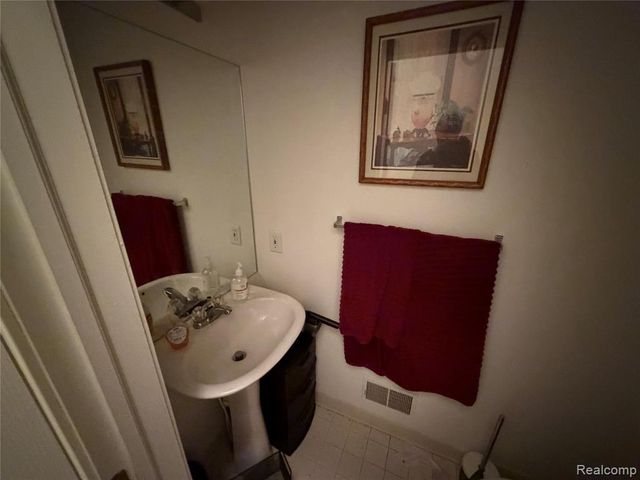 39186 Brookfield Drive, Westland, MI 48185