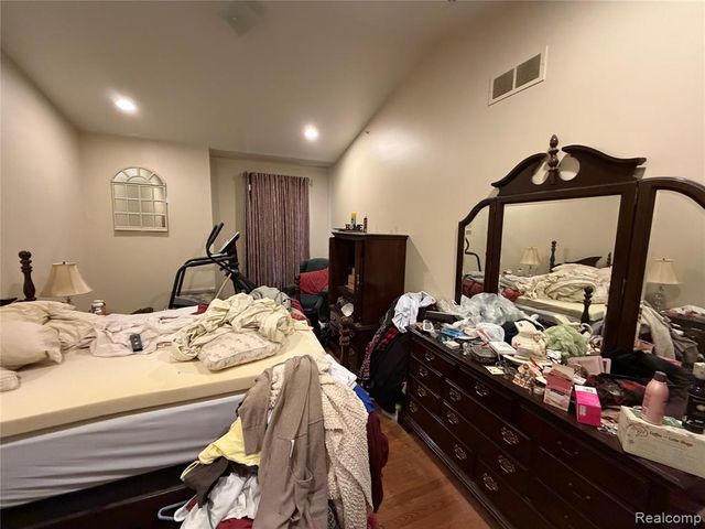39186 Brookfield Drive, Westland, MI 48185