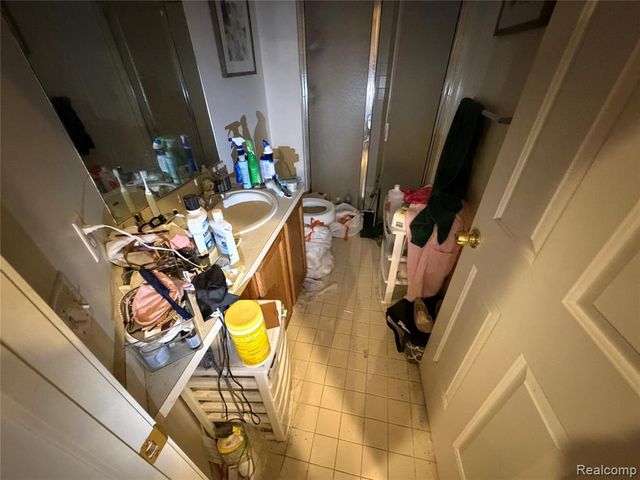39186 Brookfield Drive, Westland, MI 48185
