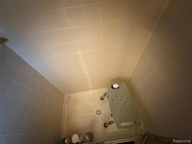 39186 Brookfield Drive, Westland, MI 48185
