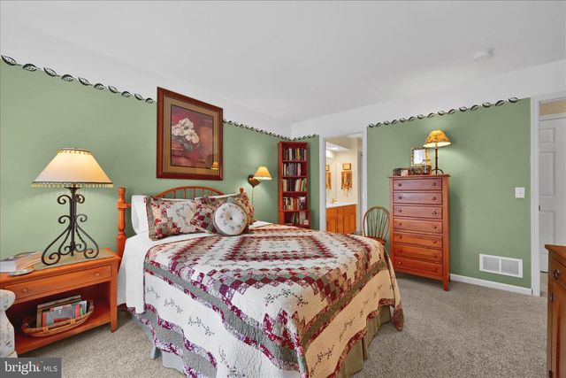 34 GANTZ MDWS, Mount Joy, PA 17552