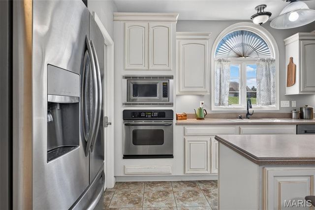1225 Peruque Ridge Drive, Wentzville, MO 63385