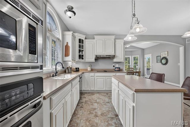 1225 Peruque Ridge Drive, Wentzville, MO 63385