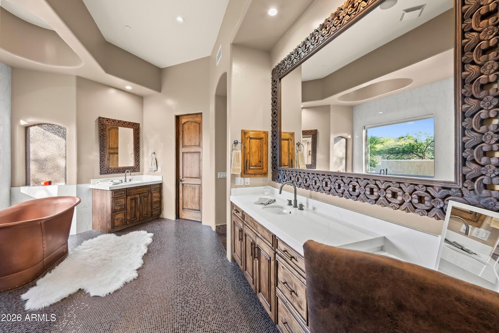 Image 19 of property listing at 35502 N CANYON CROSSINGS Drive, Cave Creek, AZ 85331