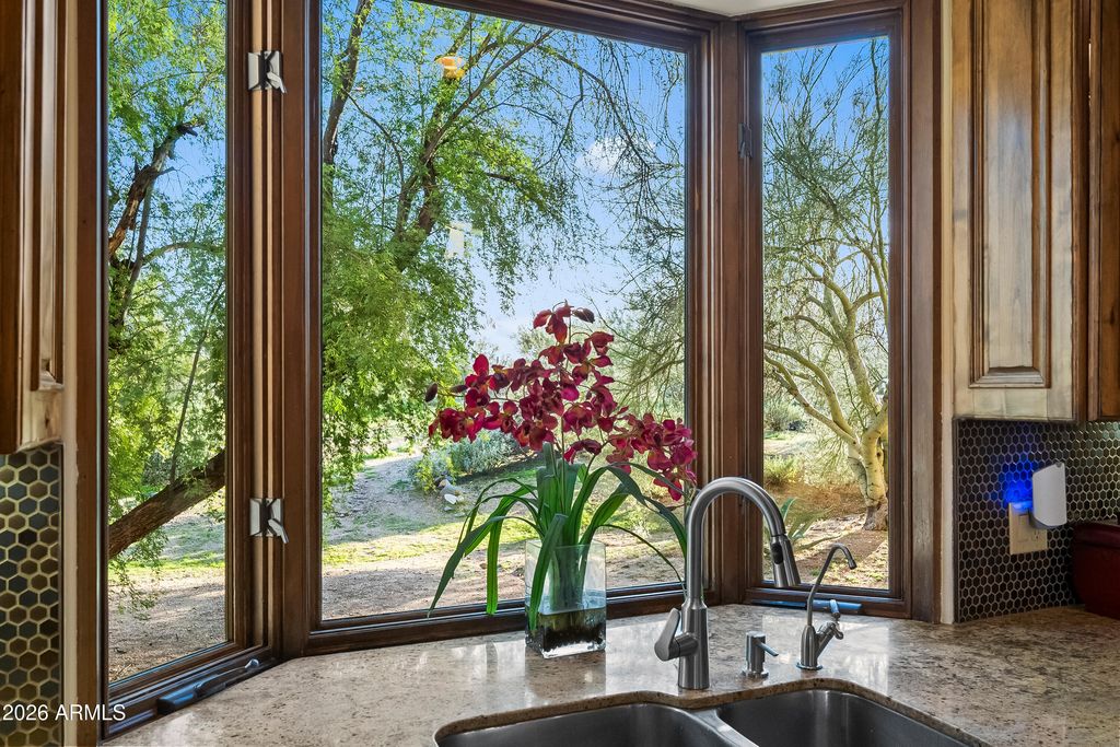 Image 31 of property listing at 35502 N CANYON CROSSINGS Drive, Cave Creek, AZ 85331