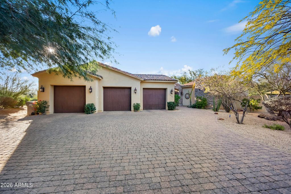 Image 37 of property listing at 35502 N CANYON CROSSINGS Drive, Cave Creek, AZ 85331