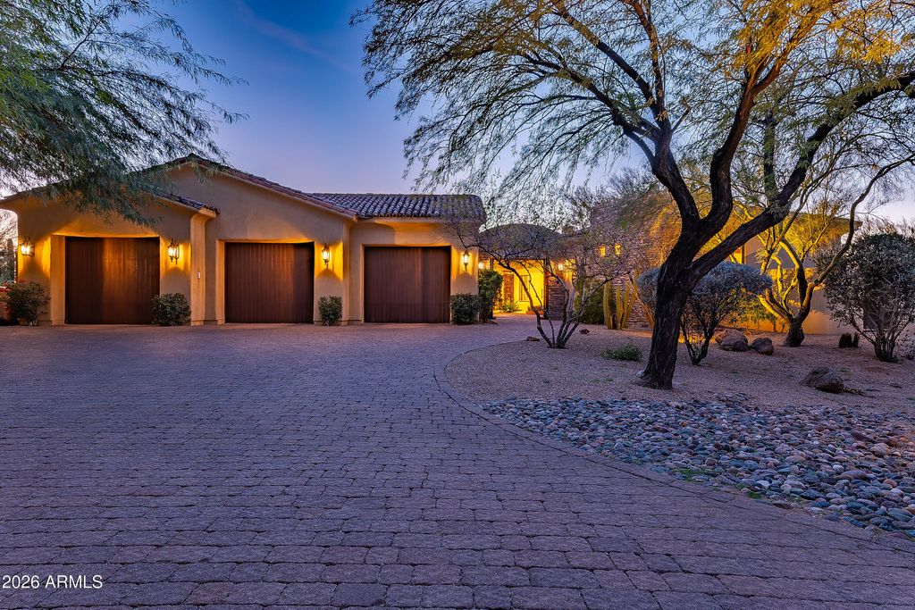 Image 47 of property listing at 35502 N CANYON CROSSINGS Drive, Cave Creek, AZ 85331
